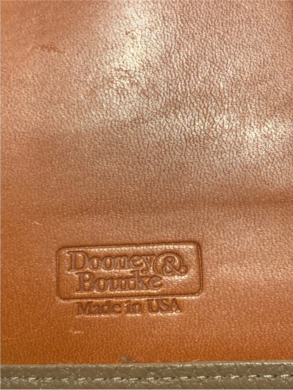 Dooney & Bourke Teton Taupe Leather Wallet with Black Panel & Kisslock GUC - Picture 11 of 14